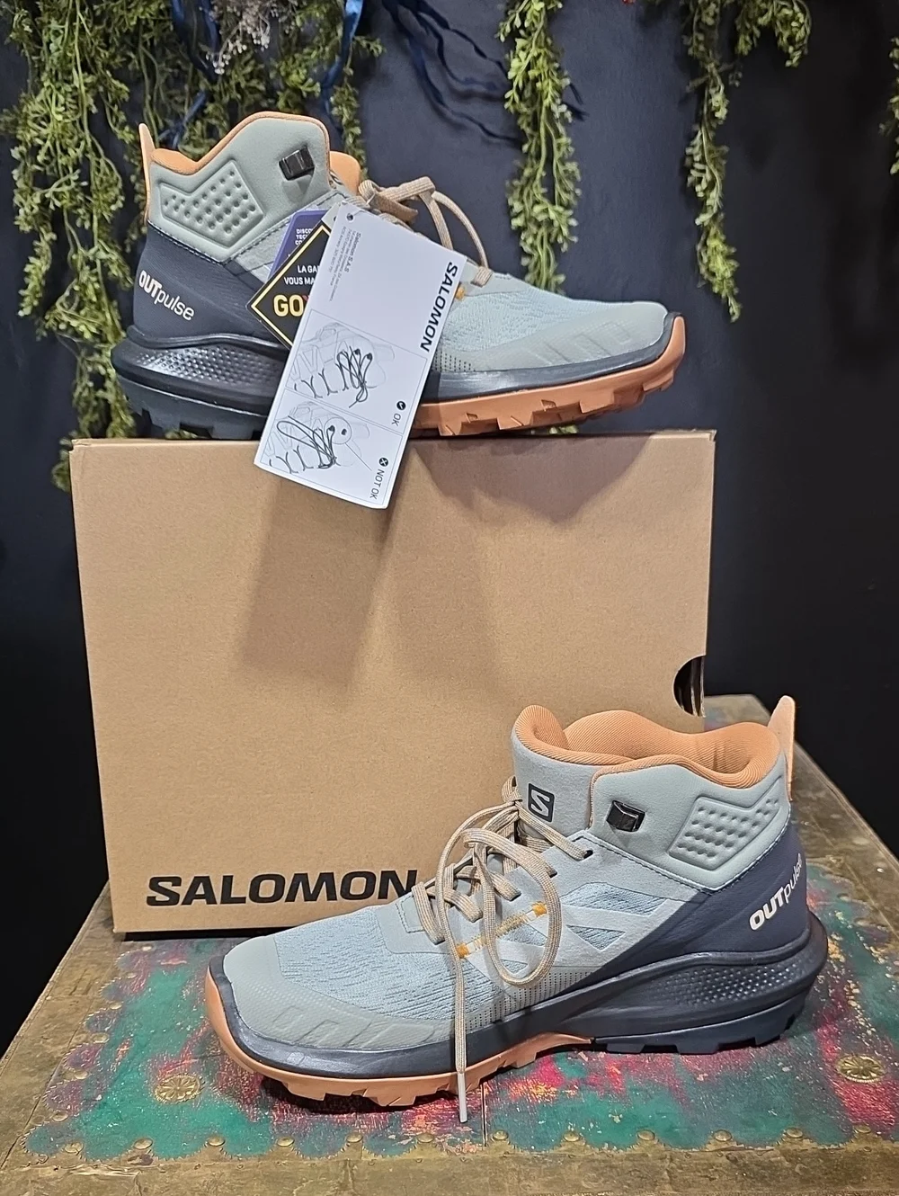 Salomon Outpulse Mid GTX Men's Hiking Boots - Light Gray & Tan